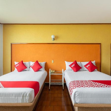 Oyo Hotel Casa Blanca Мартинес-де-ла-Торре Экстерьер фото