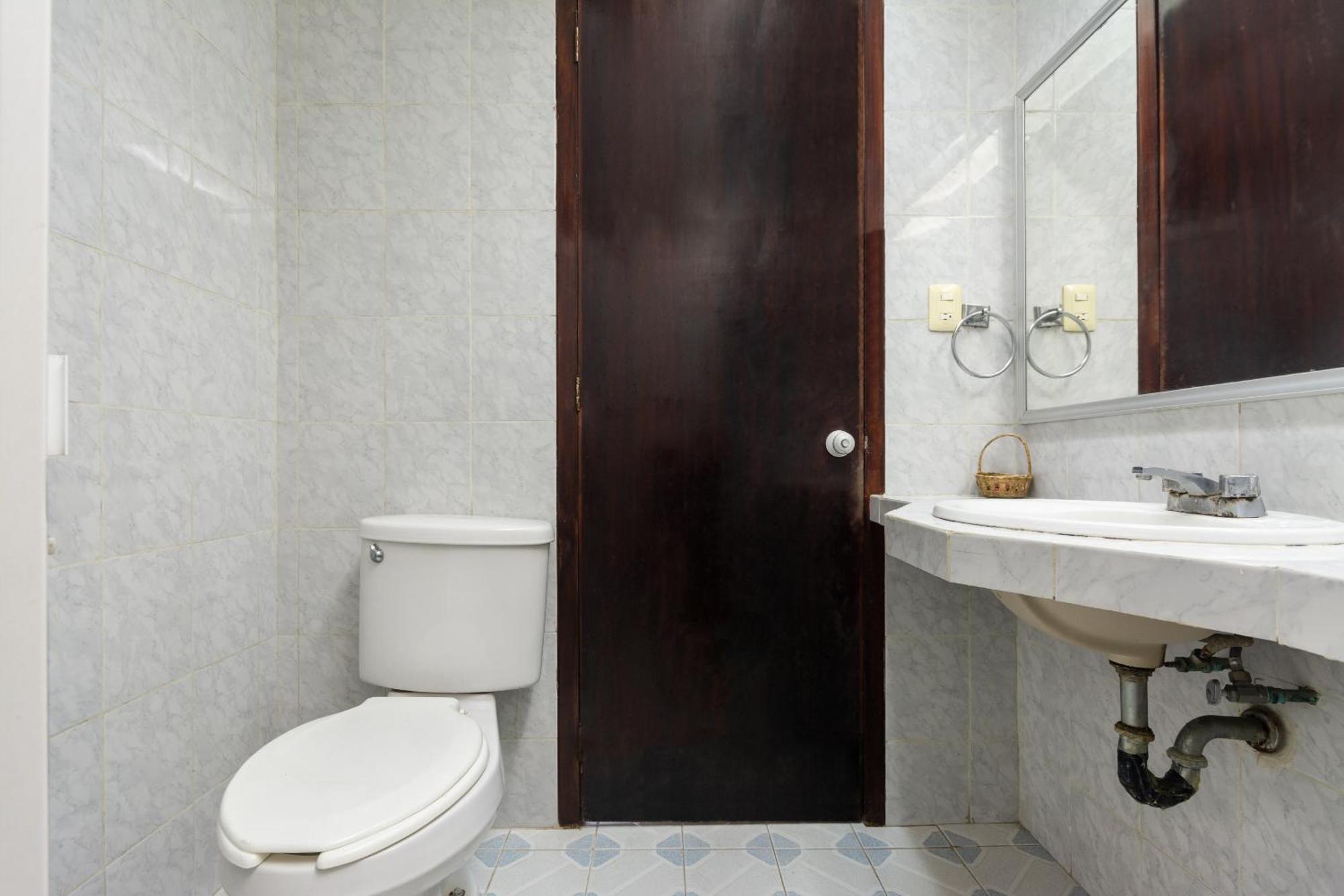 Oyo Hotel Casa Blanca Мартинес-де-ла-Торре Экстерьер фото