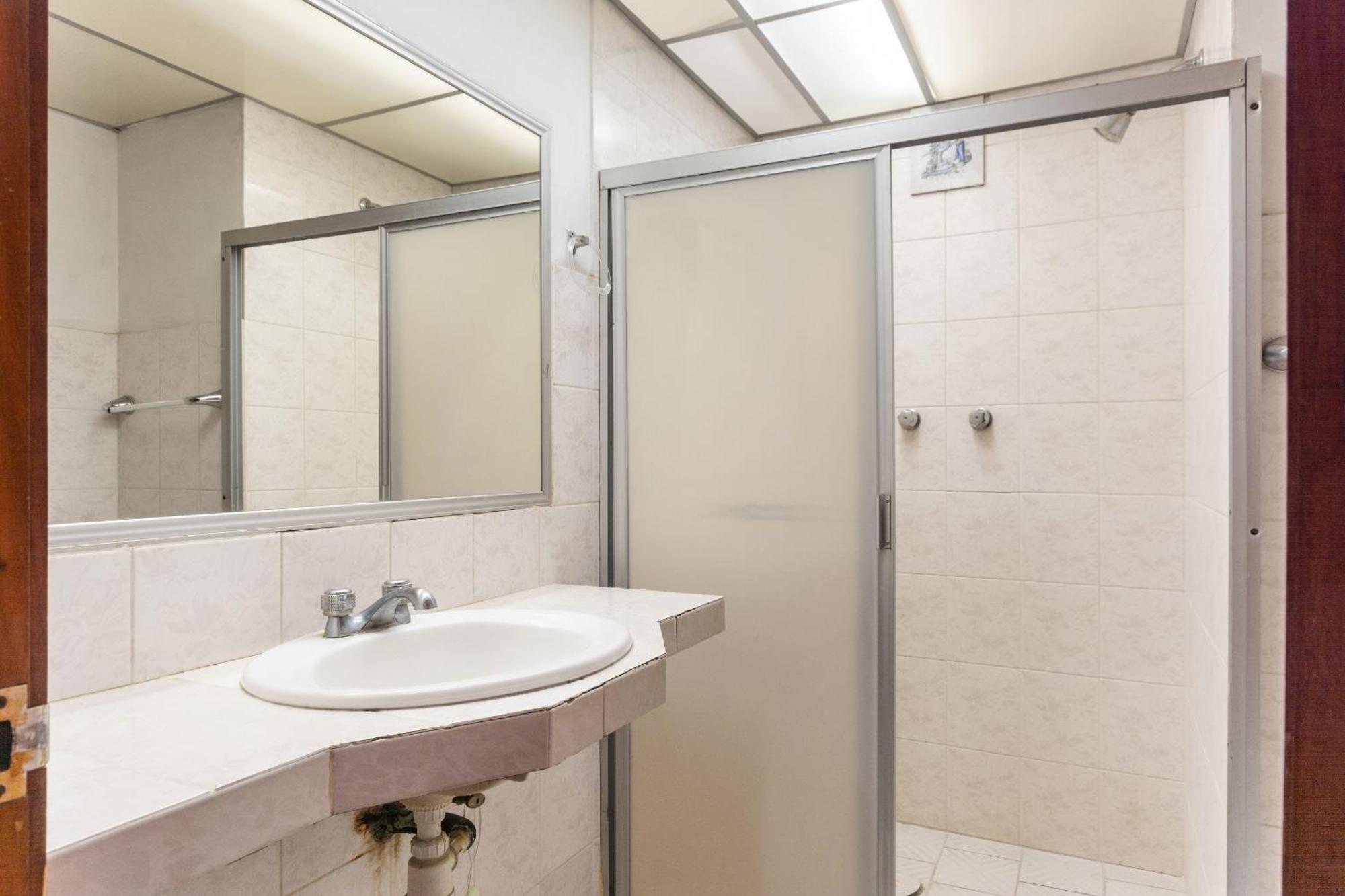 Oyo Hotel Casa Blanca Мартинес-де-ла-Торре Экстерьер фото