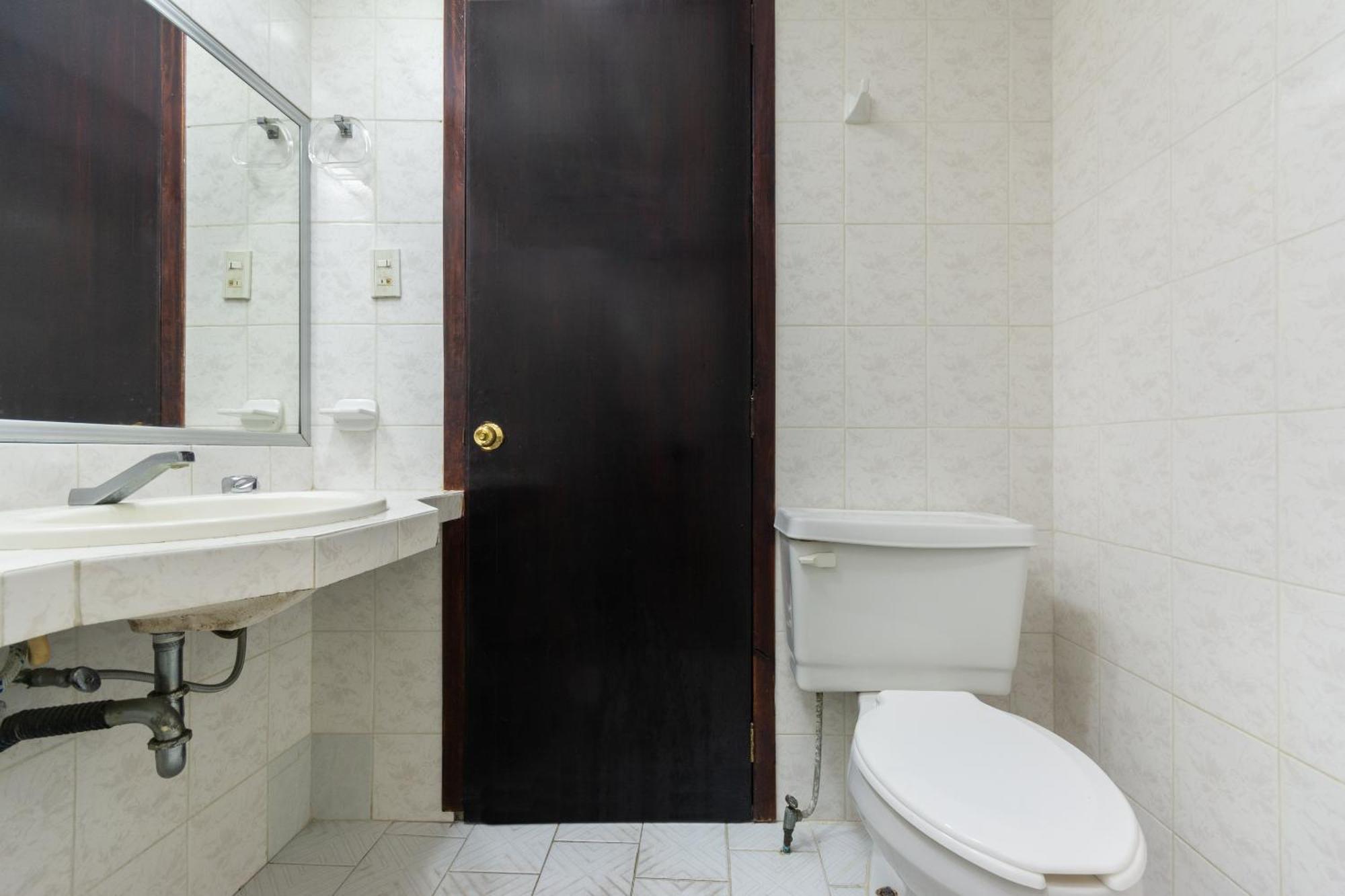 Oyo Hotel Casa Blanca Мартинес-де-ла-Торре Экстерьер фото