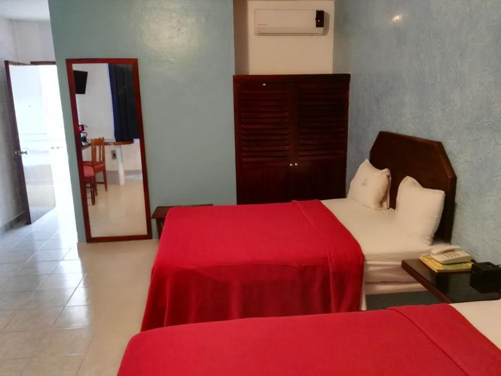 Oyo Hotel Casa Blanca Мартинес-де-ла-Торре Экстерьер фото