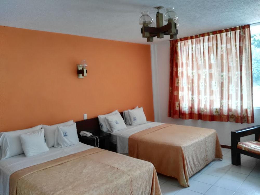 Oyo Hotel Casa Blanca Мартинес-де-ла-Торре Экстерьер фото